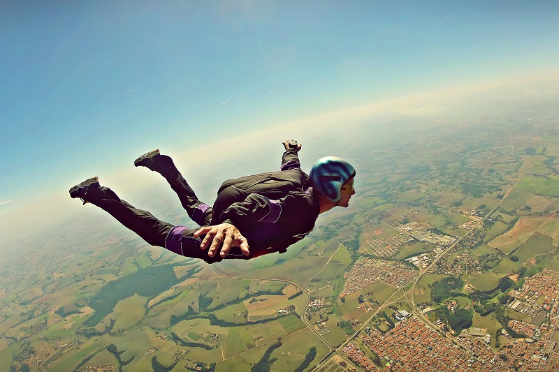 skydiving extreme sport