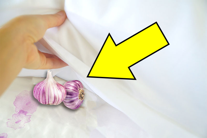 man putting garlic under pillow-new lifestyle