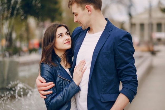 Couple in city 
