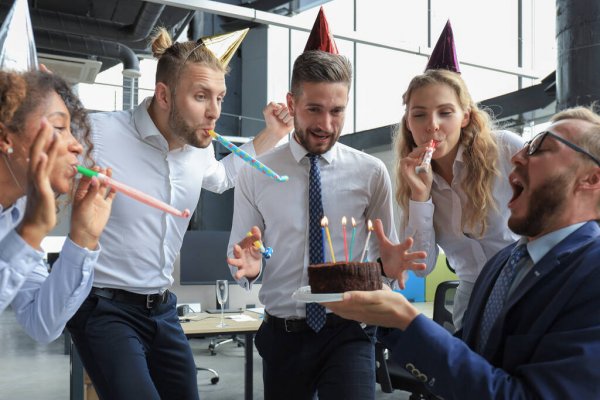 celebrate their colleague's birthday party; successful tips for men