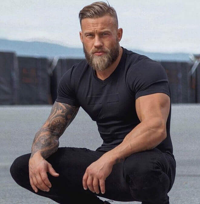 Side-Swept-Hairstyles-for-oval-faces-men