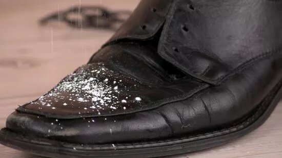 how to clean leather shoes for men