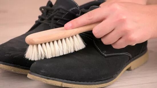 how to clean leather shoes for men