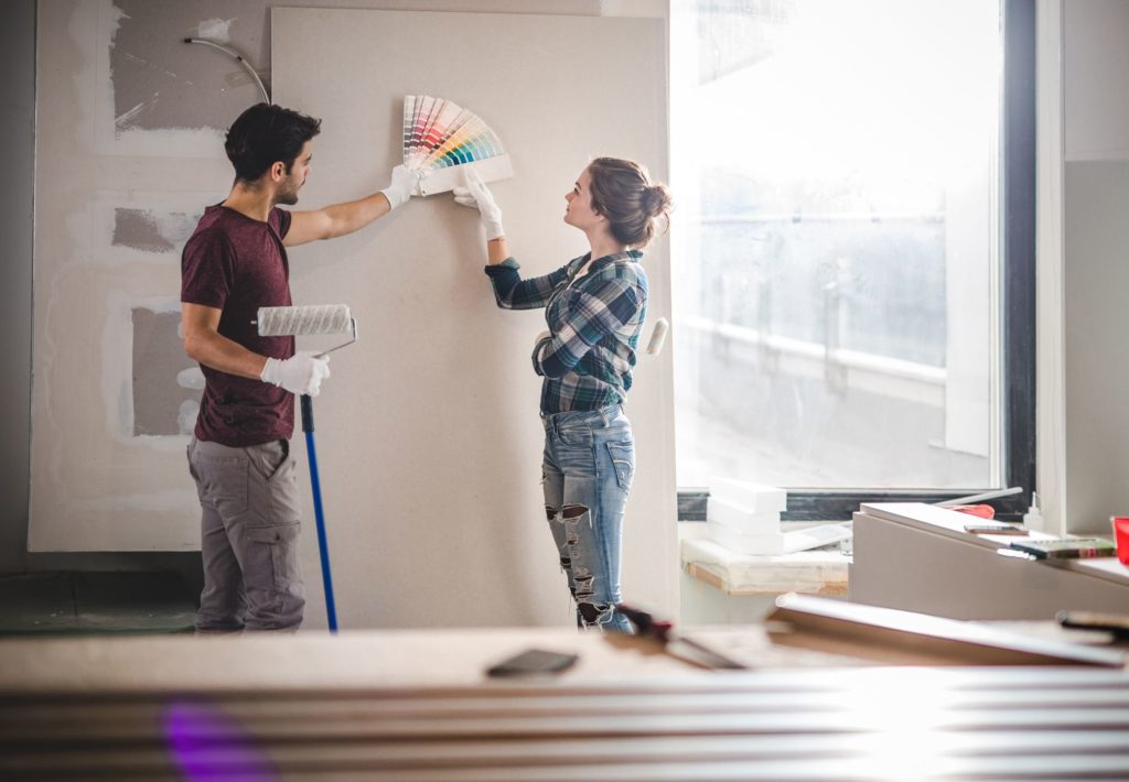 couple painting ther house to rent