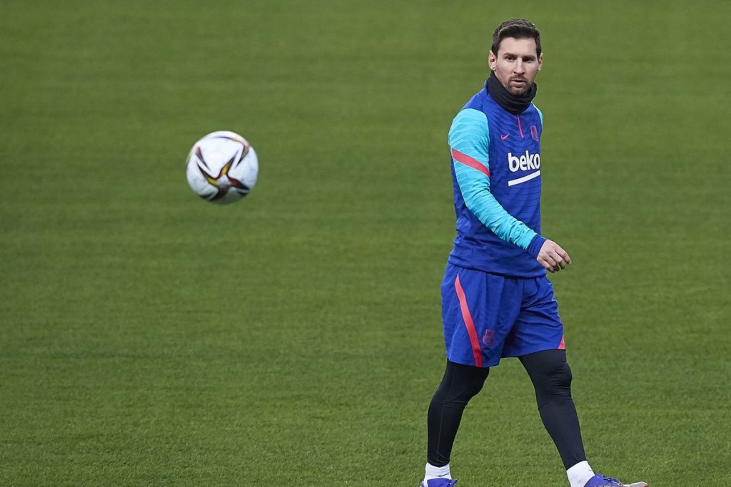 Lionel Messi returns to Barcelona