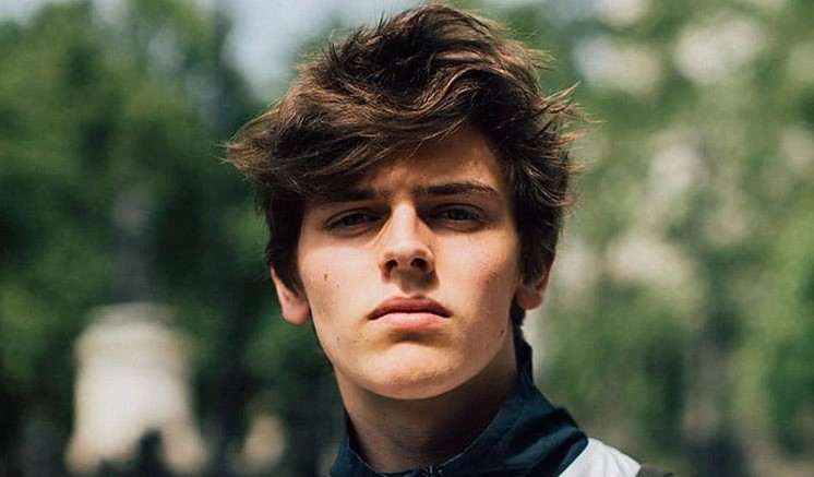 hairstyles for men with round face shape