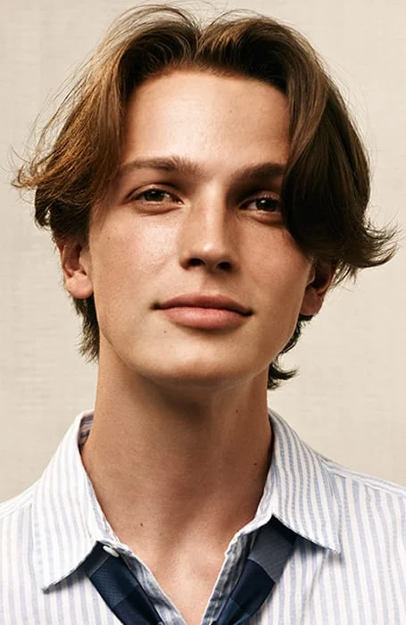 curtain hairstyle for men