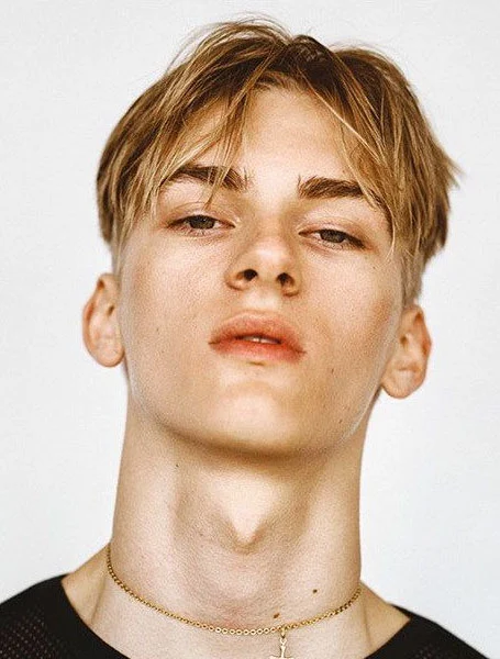 curtain hairstyle for men