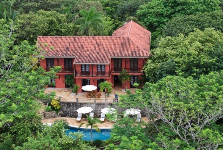 luxury lifestyle with magnificant house