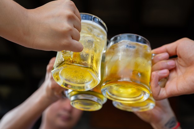 beer-party-with-friends-home-international-beer-day-concept