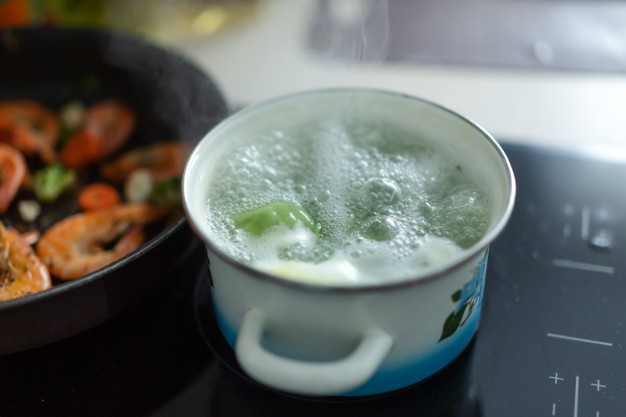 steaming-boiling-pot-electric-oven-kitchen