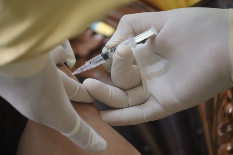 vaccination injection