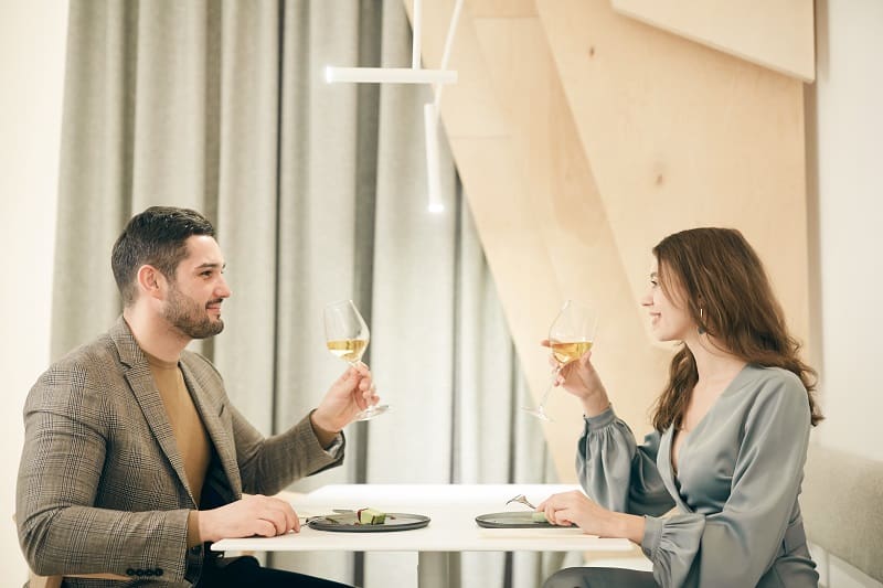 fist date tips for men