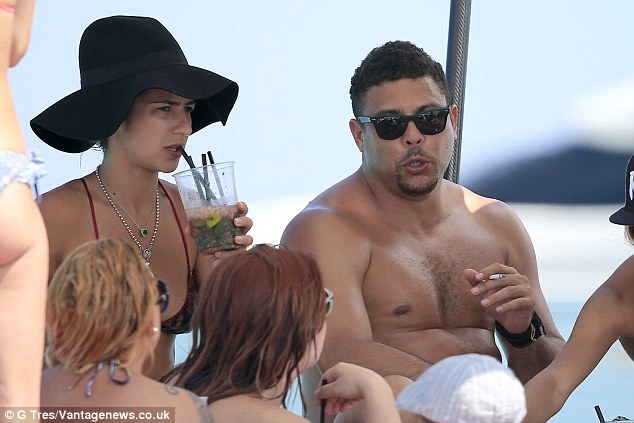Ronaldo Smoking