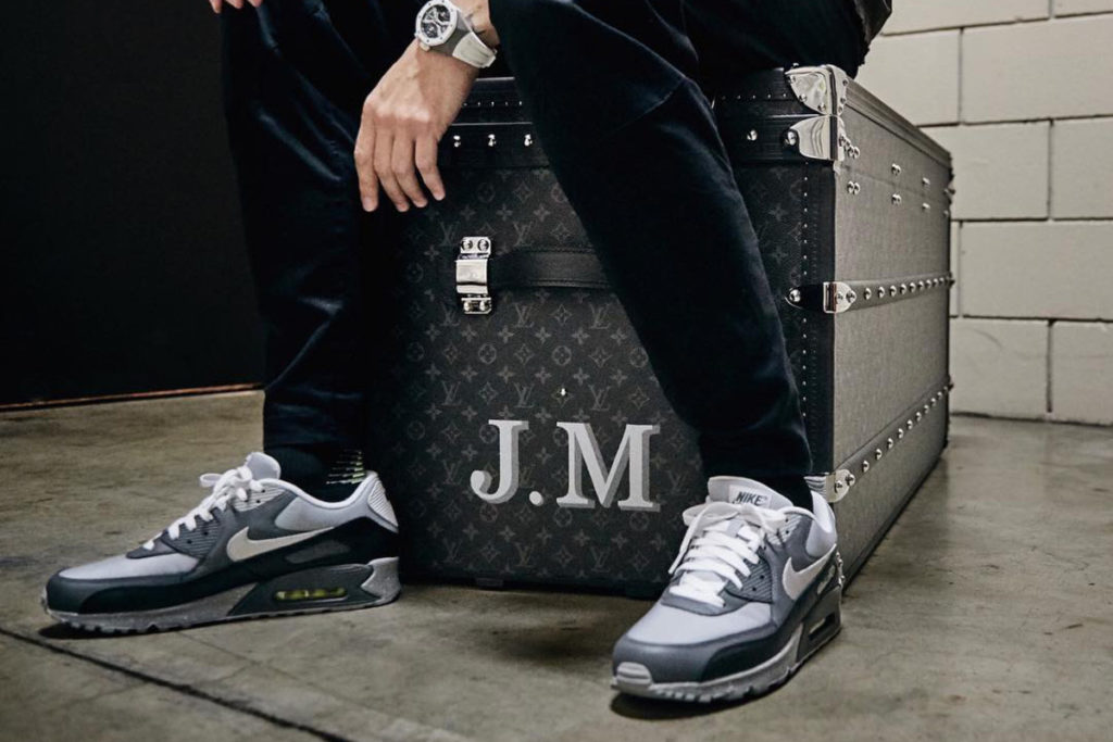 john-mayer-nike-air-max-90-spirit-level-01