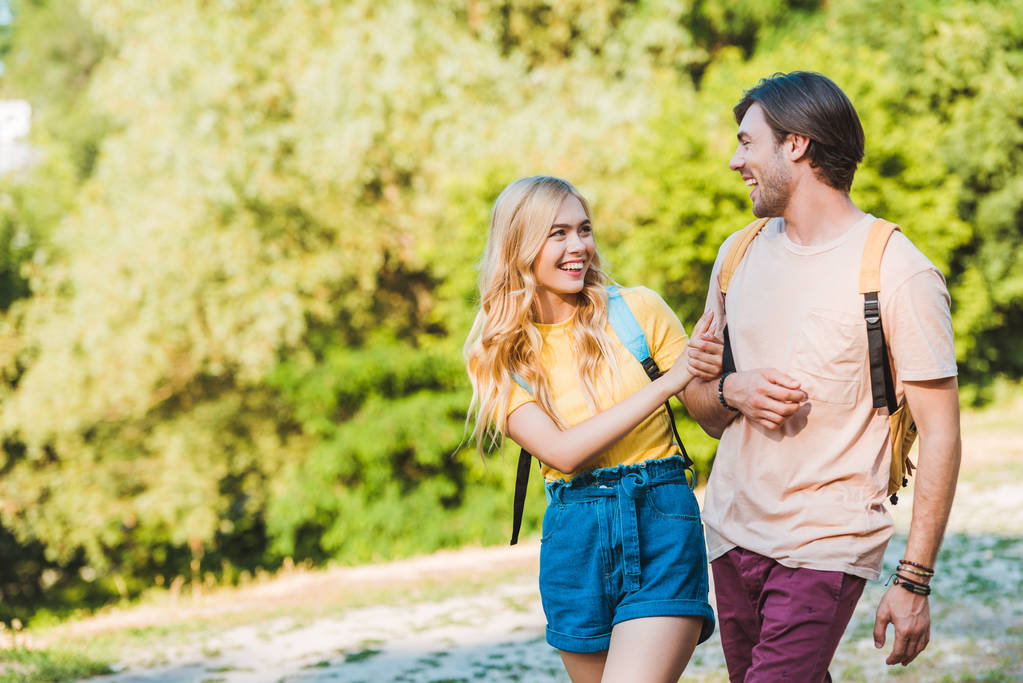 tips for men to make a great conversation with their crush