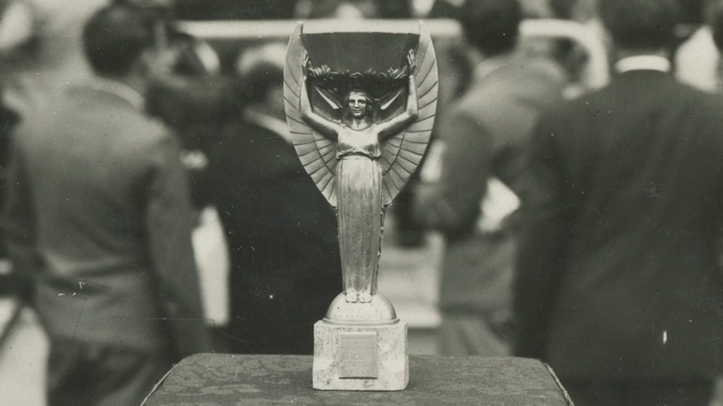 world cup statue was stolen