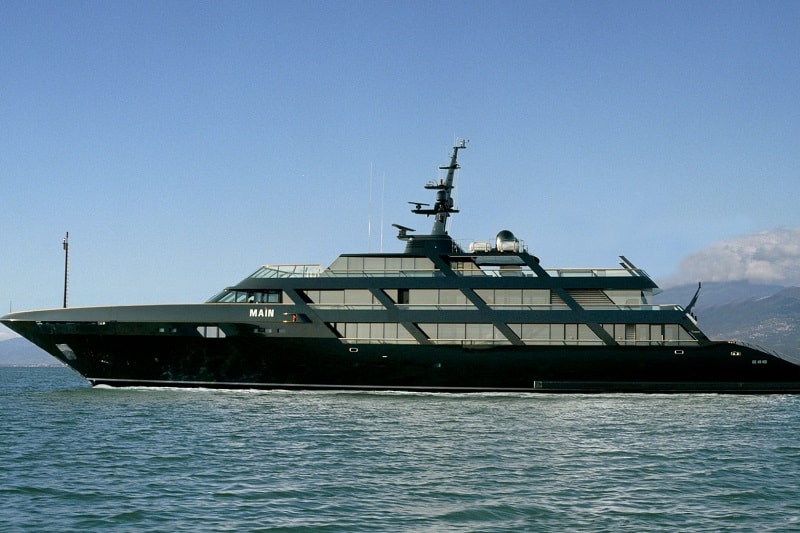 Main-Georgio-Armani-76-million