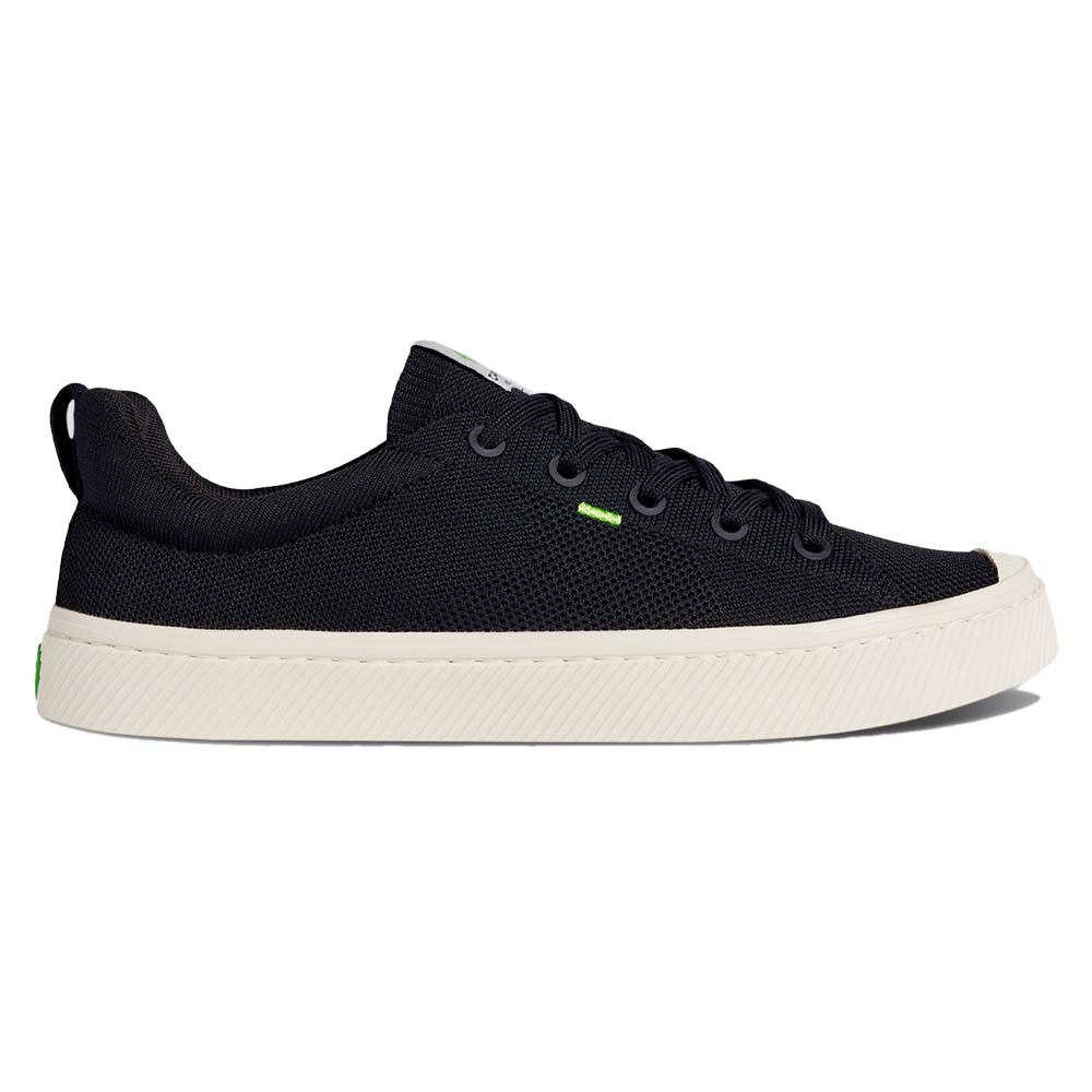 cariuma-black