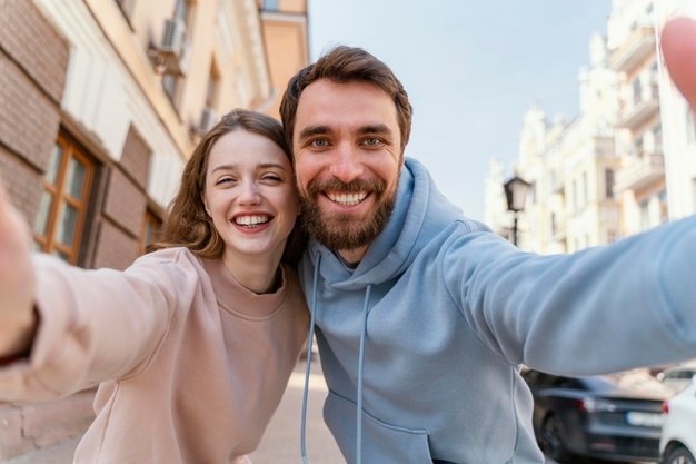 tips for men to discern where a girl is interested in you or not