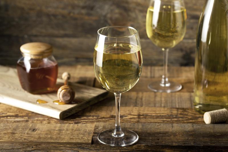 different types of wine and food combination for men