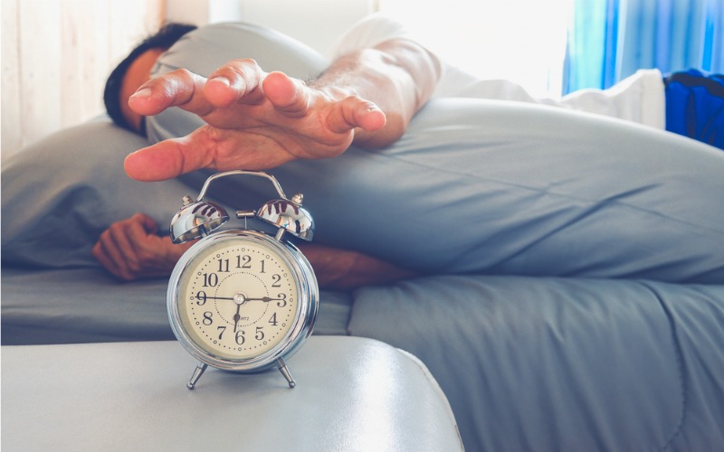 tips for men to wake up early in the morning