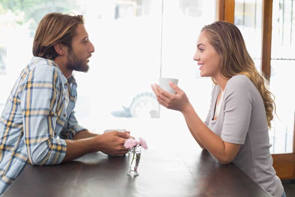 romantic-young-couple-dating