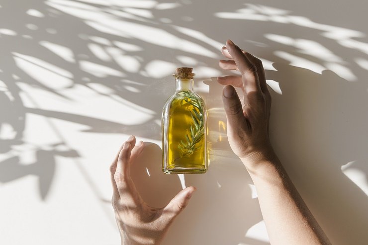 Essential oil 