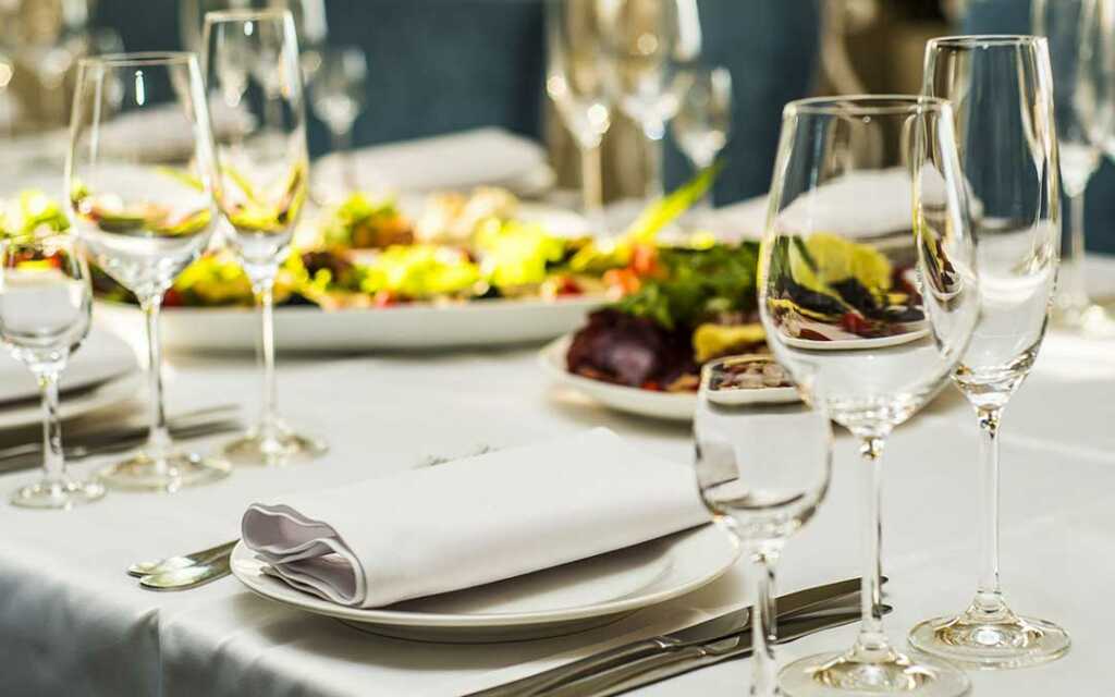 dinner etiquette for men