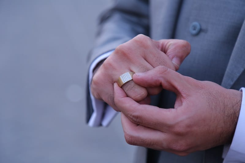 fashion accessories for men