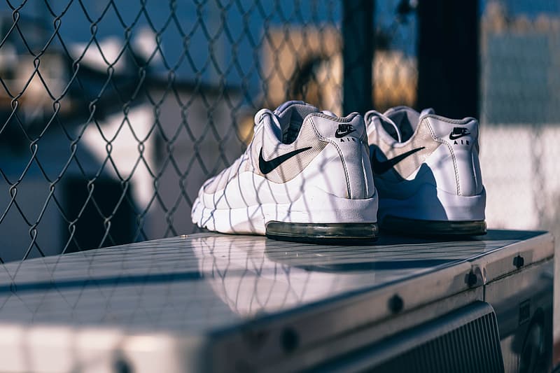 How to Keep Your Sneakers Clean and Keep Your Feet Looking Fresh