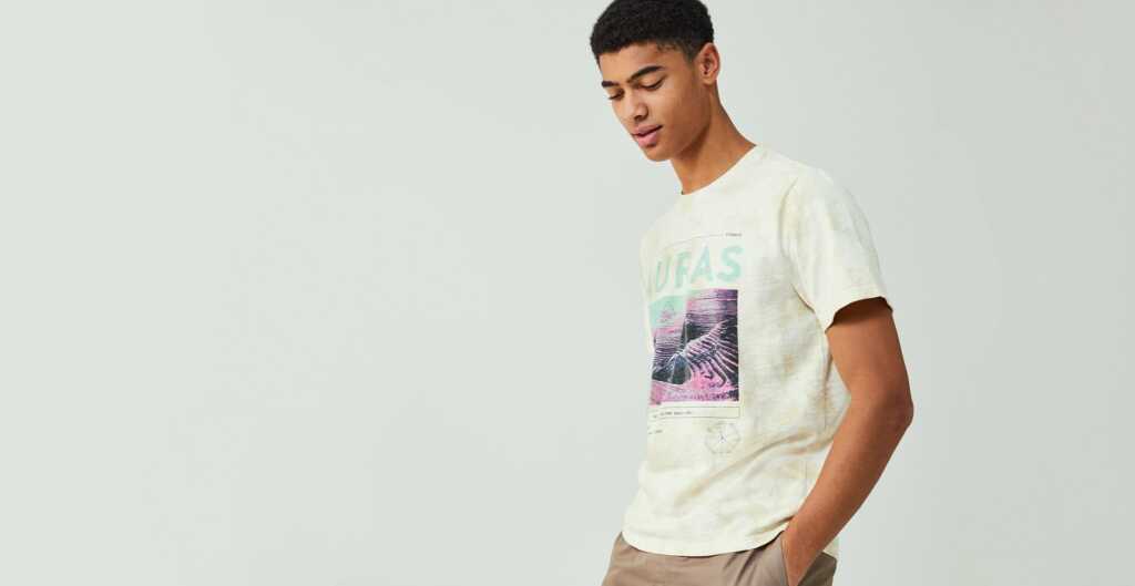 man printed tee style