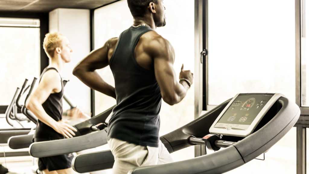 men-running-on-the-gym-treadmill