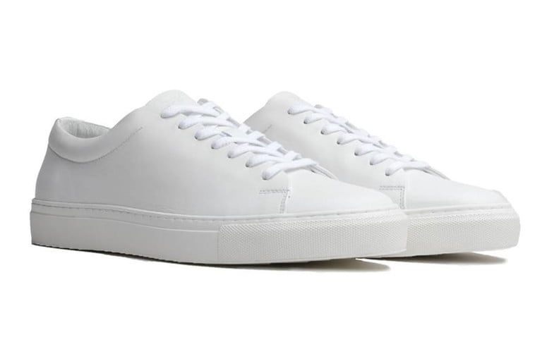 Best Sneakers for men to add in their Wardrobe