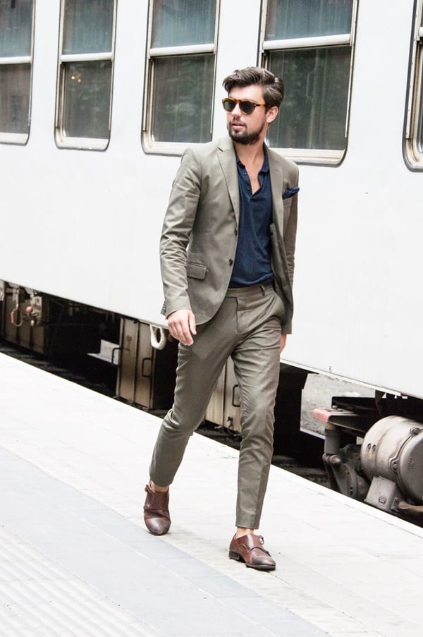 Grey Suit with Brown Shoes Outfit for Men