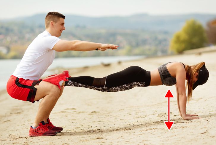  Wheelbarrow squats & push-ups