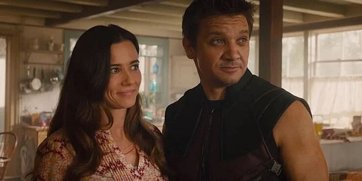 Biggest Differences Between Hawkeye In The Movies and The Comics