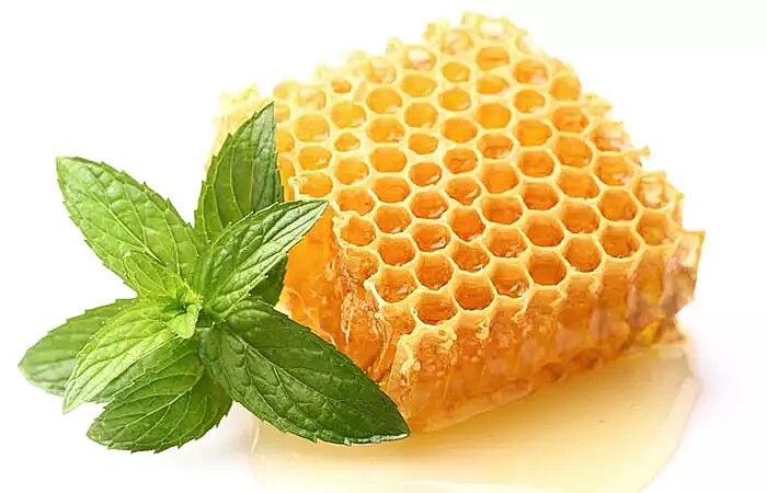 Mint leaves for men with Acne Scars