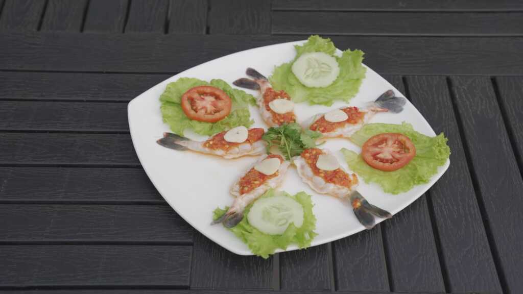 TheGlass_PrawnSalad