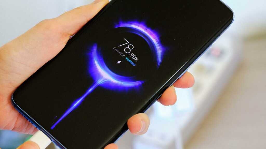 realmes-first-150w-quick-charge-mobile-phone-was-exposed 