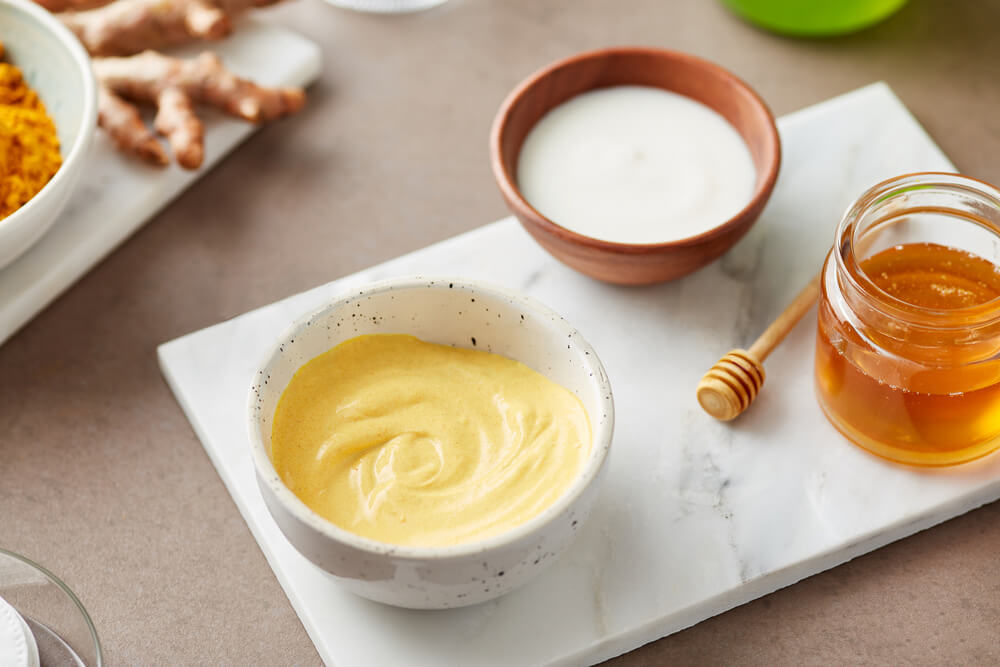DIY Turmeric Face Mask 