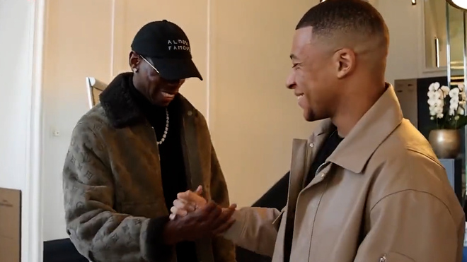Pogba greeting Mbappe at France's Traing Base