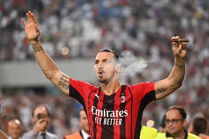 Zlatan Ibrahimovic celebrated winning the 32nd trophy of his gliterring career