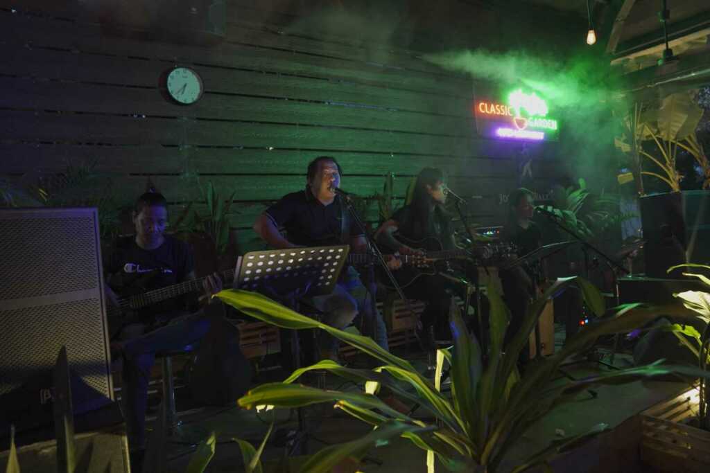 ClassicGarden_Unplugged