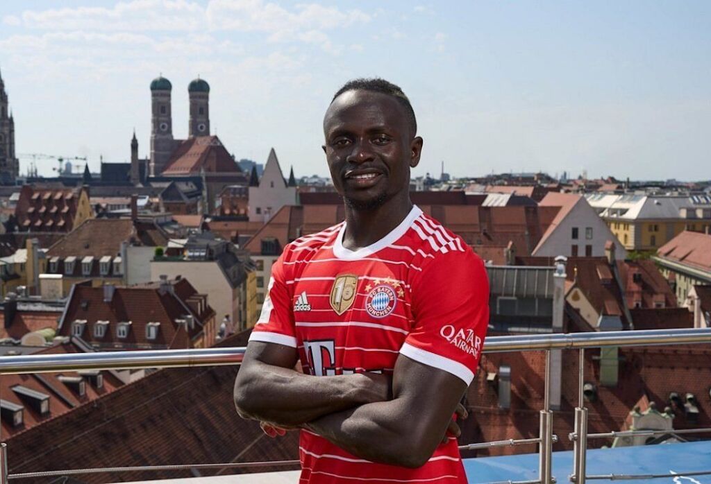 Sadio Mane Revealed with Bayern Munich Kits