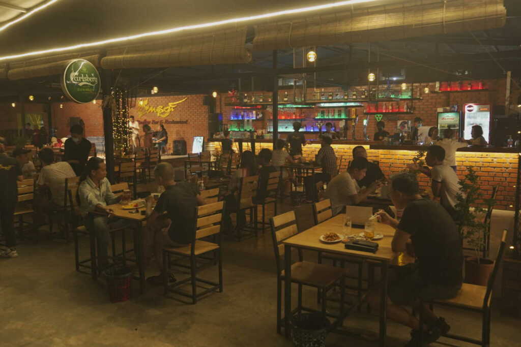 Kanote Bar Restaurant_Night