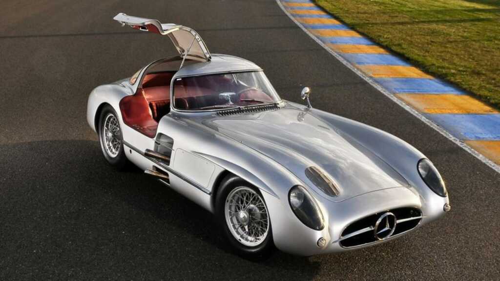 Mercedes-Benz Smashes Car Auction Records