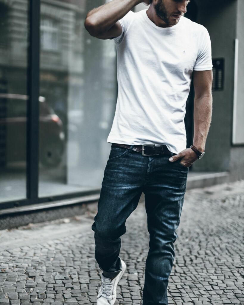 နက်ပြာရောင် Jeans တွဲဖက်ဝတ်ဆင်