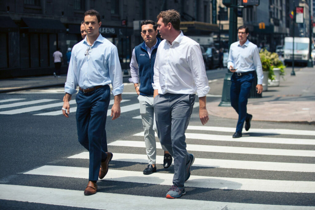 ပရော်ဖက်ရှင်နယ် Business Suits