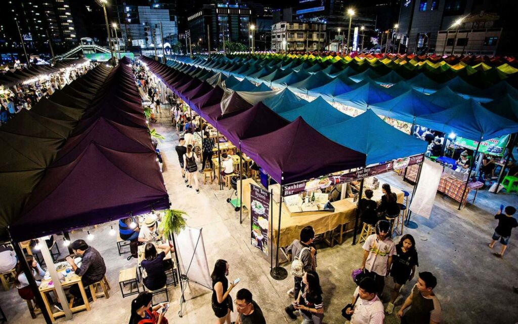 nightmarket in mandalay